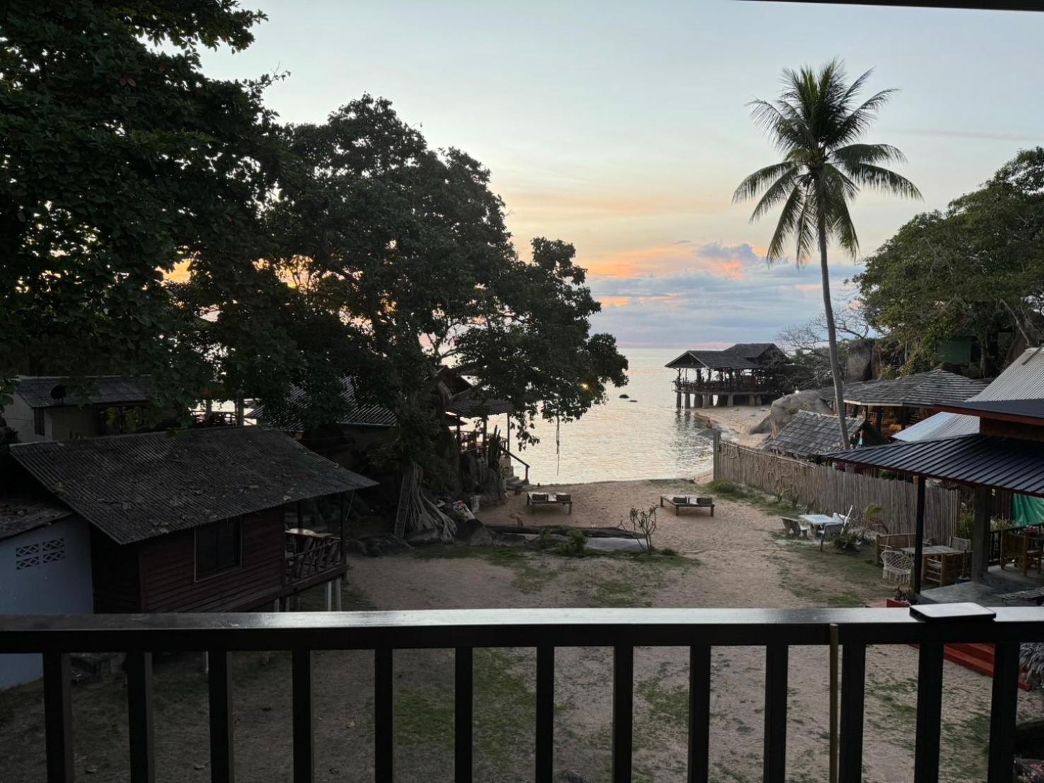 Char Bungalows Ko Tao Exterior photo
